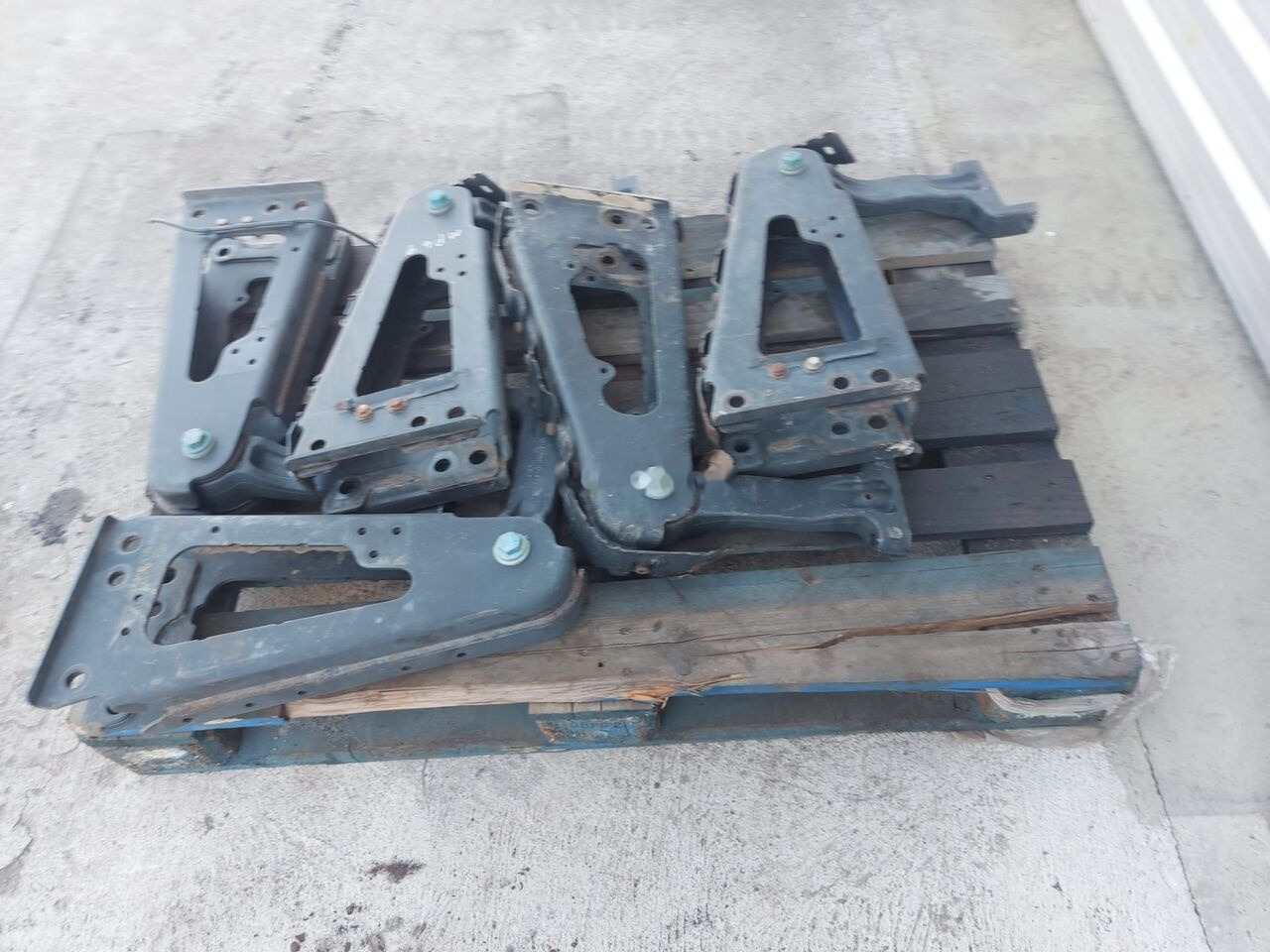 Cabin suspension A Mercedes-Benz ACTROS MP4 truck - Førerhusaffjedring for Lastbil: billede 4 Cabin suspension A Mercedes-Benz ACTROS MP4 truck - Førerhusaffjedring for Lastbil: billede 4