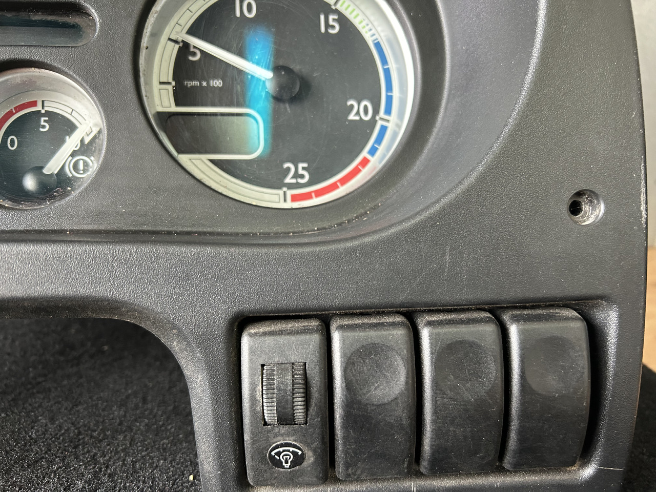DAF COUNTER DAF XF 105 1789469 - Instrumentbræt: billede 3 DAF COUNTER DAF XF 105 1789469 - Instrumentbræt: billede 3