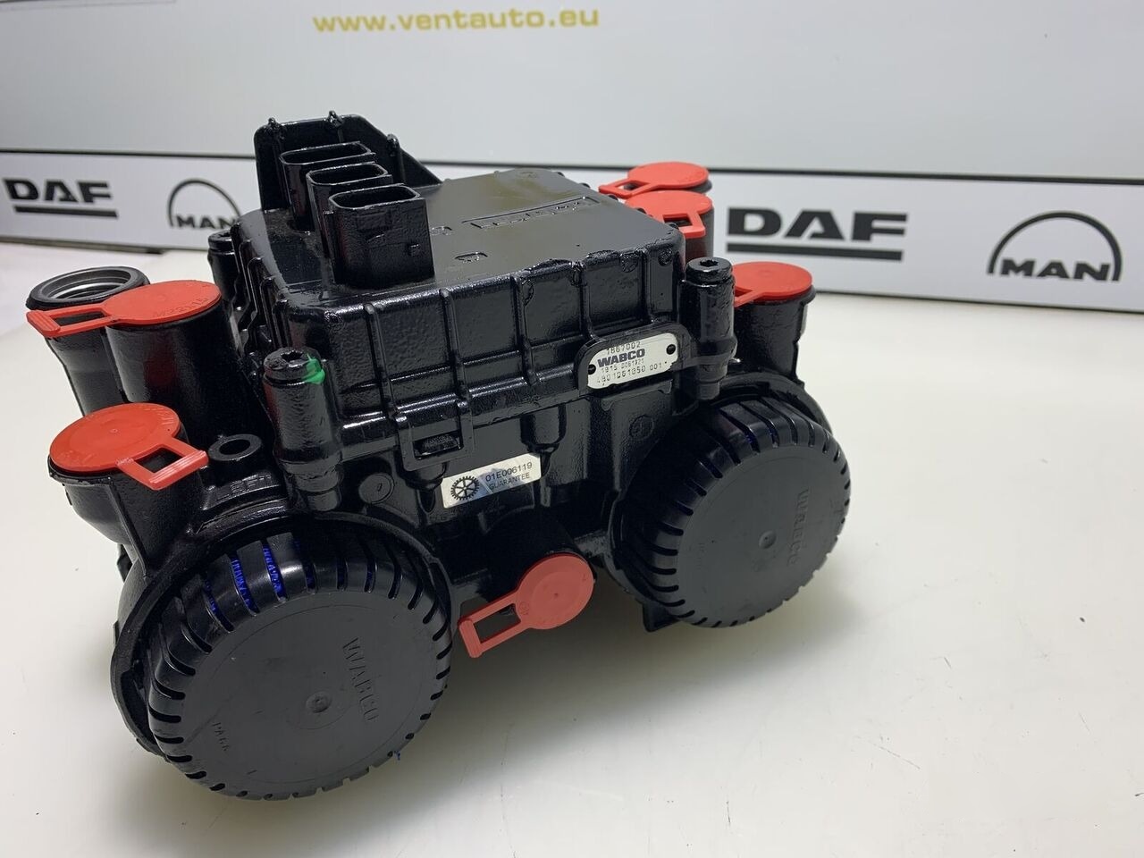 DAF XF 106 1818832 1867002 DAF XF 106 truck - Bremseventil for Lastbil: billede 4 DAF XF 106 1818832 1867002 DAF XF 106 truck - Bremseventil for Lastbil: billede 4