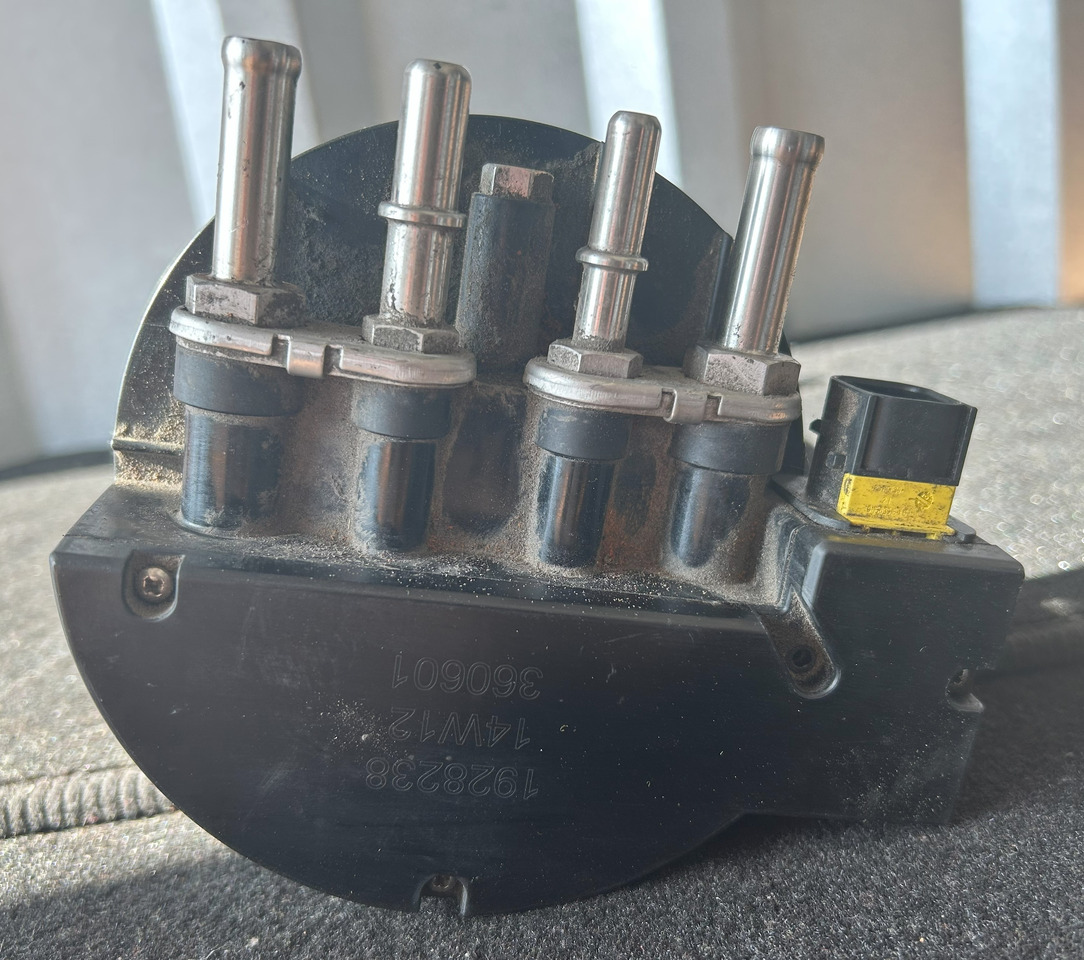 DAF XF 106 TEMPERATURE AND ADBLUE LEVEL SENSOR - Sensor: billede 5 DAF XF 106 TEMPERATURE AND ADBLUE LEVEL SENSOR - Sensor: billede 5