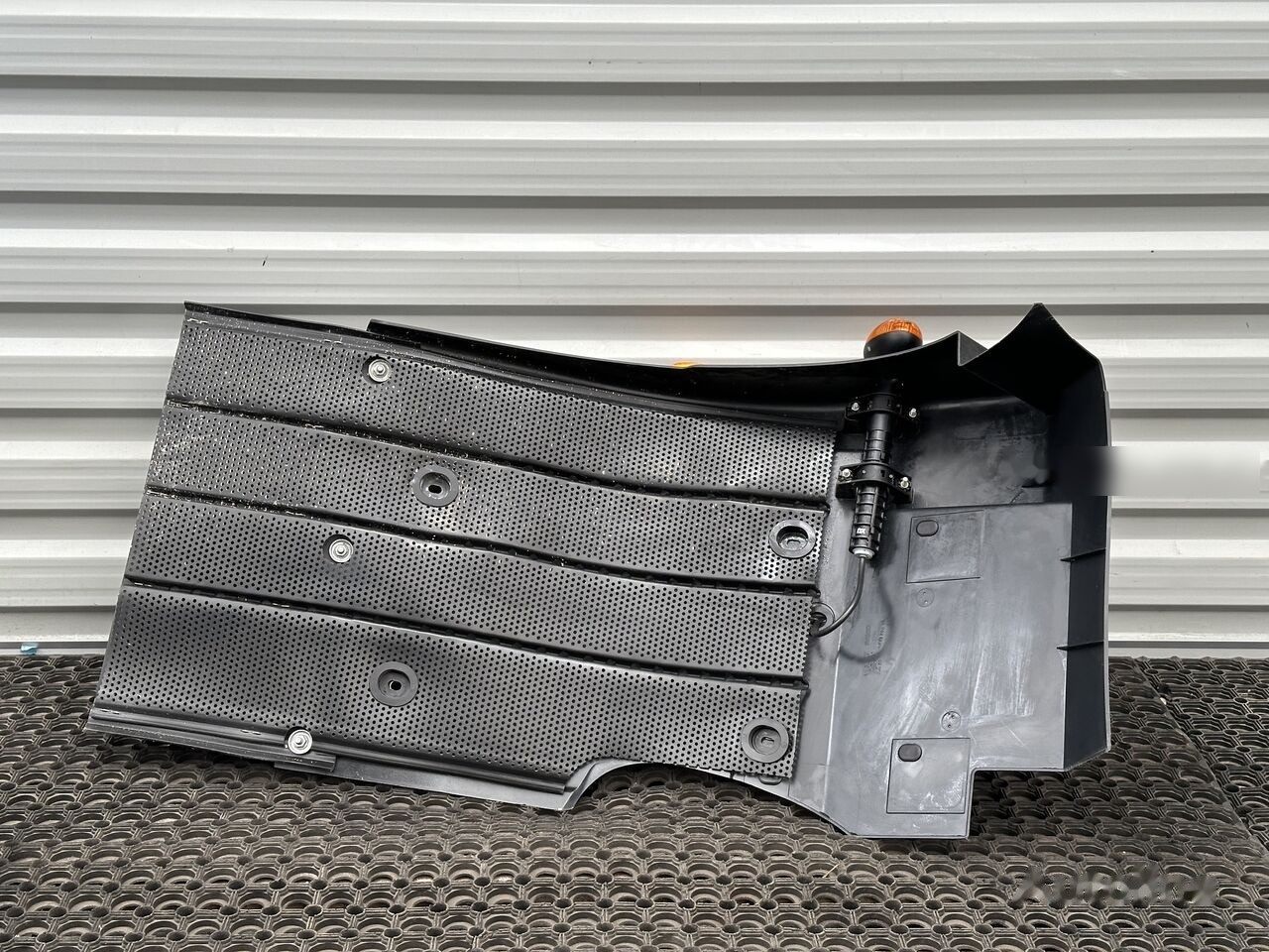 IVECO EUROCARGO 5801551254 IVECO 5801551254 R - Skærm for Lastbil: billede 4 IVECO EUROCARGO 5801551254 IVECO 5801551254 R - Skærm for Lastbil: billede 4