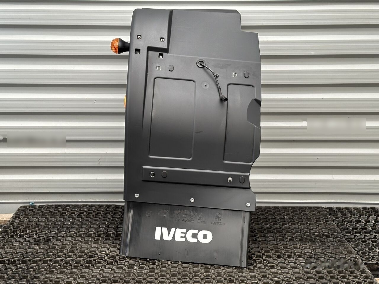 IVECO EUROCARGO 5801551258 - Skærm for Lastbil: billede 1 IVECO EUROCARGO 5801551258 - Skærm for Lastbil: billede 1