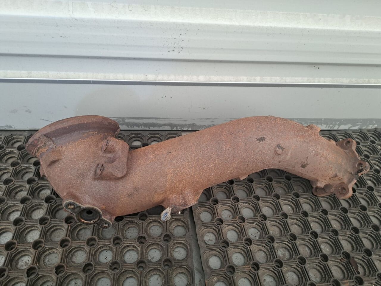 Mercedes-Benz ACTROS MP4 A4701423204 Mercedes-Benz ACTROS MP4 truck - Udstødningsrør for Lastbil: billede 1 Mercedes-Benz ACTROS MP4 A4701423204 Mercedes-Benz ACTROS MP4 truck - Udstødningsrør for Lastbil: billede 1