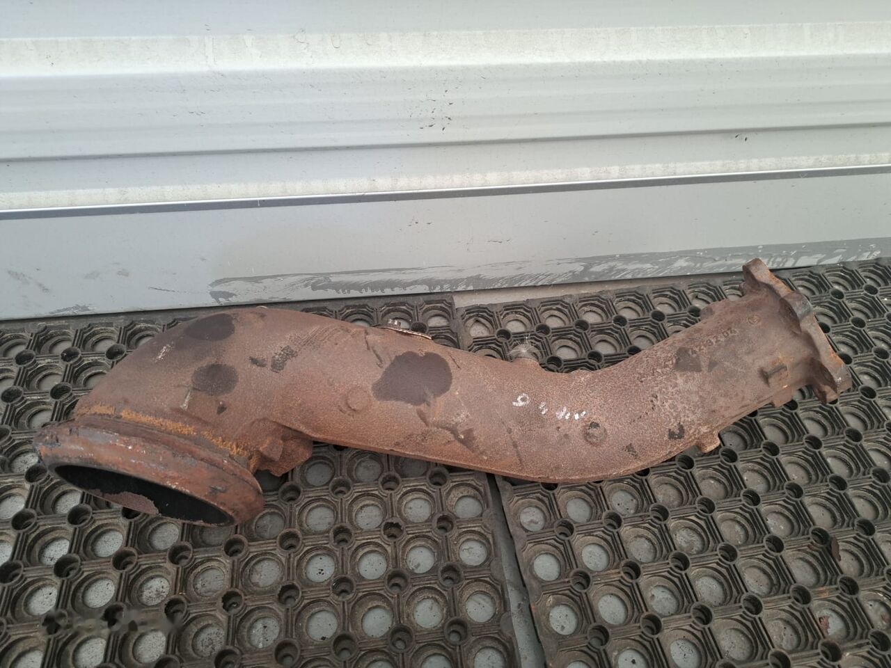 Mercedes-Benz ACTROS MP4 A4701423204 Mercedes-Benz ACTROS MP4 truck - Udstødningsrør for Lastbil: billede 3 Mercedes-Benz ACTROS MP4 A4701423204 Mercedes-Benz ACTROS MP4 truck - Udstødningsrør for Lastbil: billede 3