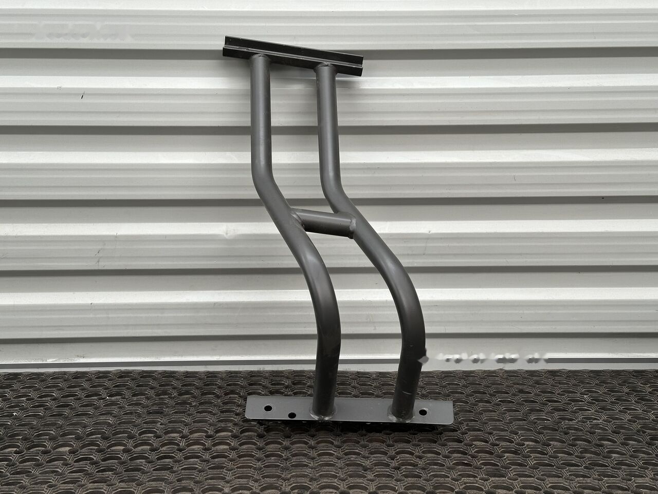 WSPORNIK STOPNIA / STEP SUPPORT IVECO EUROCARGO - Førerhus og interiør for Lastbil: billede 1 WSPORNIK STOPNIA / STEP SUPPORT IVECO EUROCARGO - Førerhus og interiør for Lastbil: billede 1