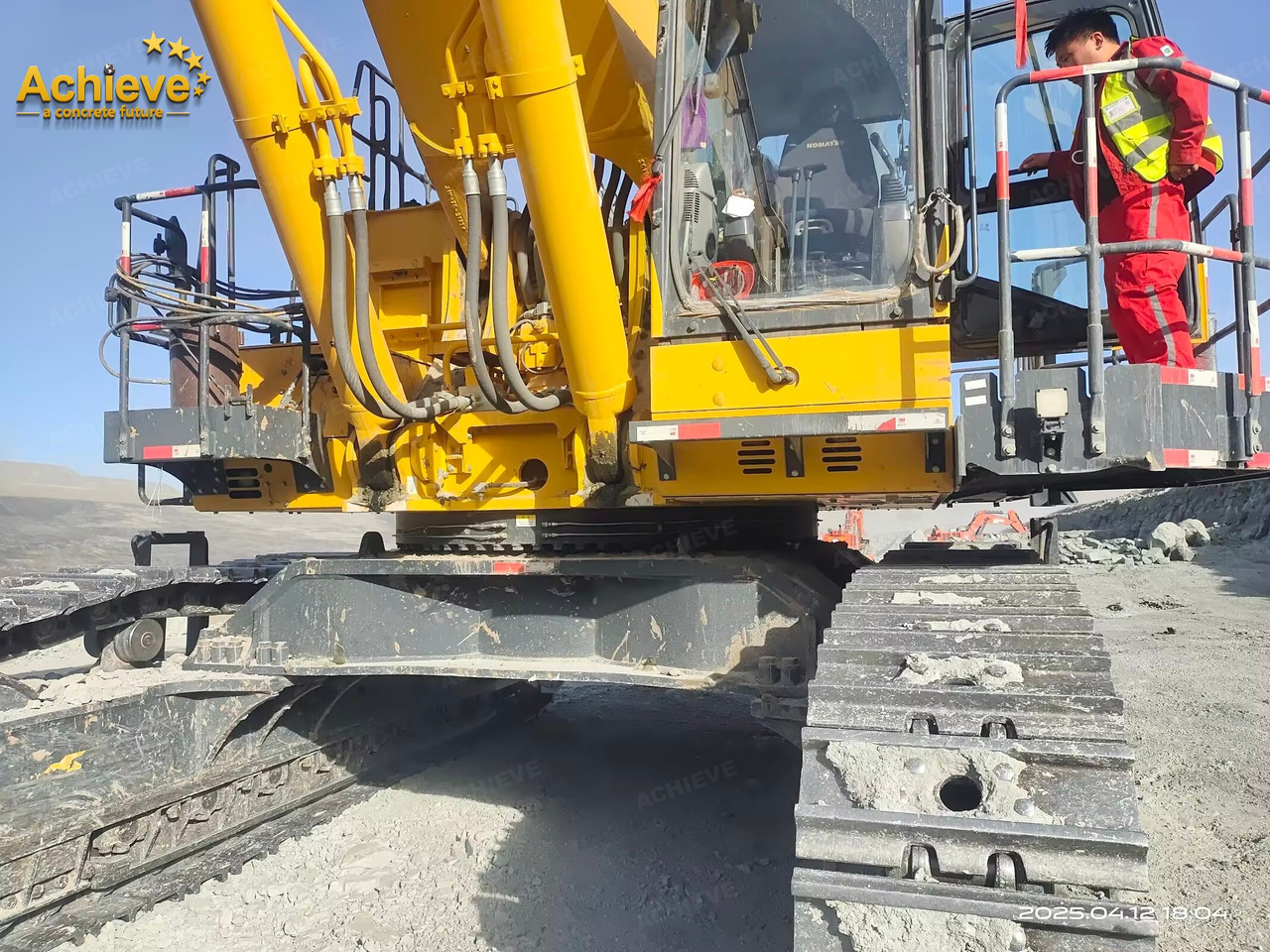 Komatsu 【ACHIEVE】TOP CONDITION!!! PC1250-11R 2023 4500h Horsepower (HP) 758 HP @ 1,800 rpm Operating weight (lbs) 269,300 - 272,600 Bucket Capacity (yd3) 5.3-9.5 - Bæltegravemaskine: billede 4 Komatsu 【ACHIEVE】TOP CONDITION!!! PC1250-11R 2023 4500h Horsepower (HP) 758 HP @ 1,800 rpm Operating weight (lbs) 269,300 - 272,600 Bucket Capacity (yd3) 5.3-9.5 - Bæltegravemaskine: billede 4