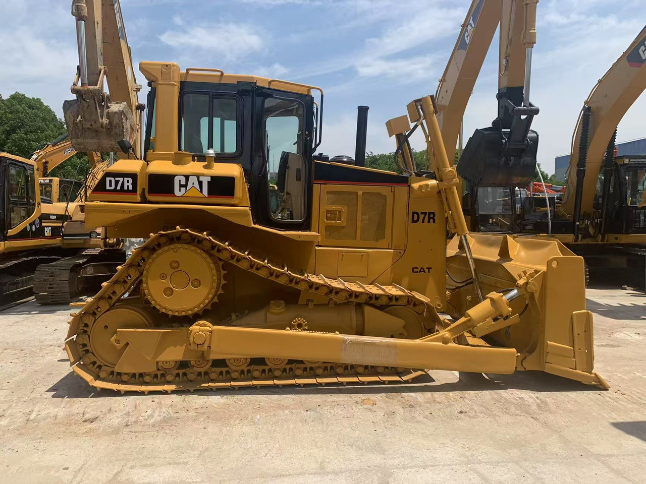 Caterpillar Tracked Tractor CAT D6R, D7R, D8R with Triangle Track - Bulldozer: billede 1 Caterpillar Tracked Tractor CAT D6R, D7R, D8R with Triangle Track - Bulldozer: billede 1