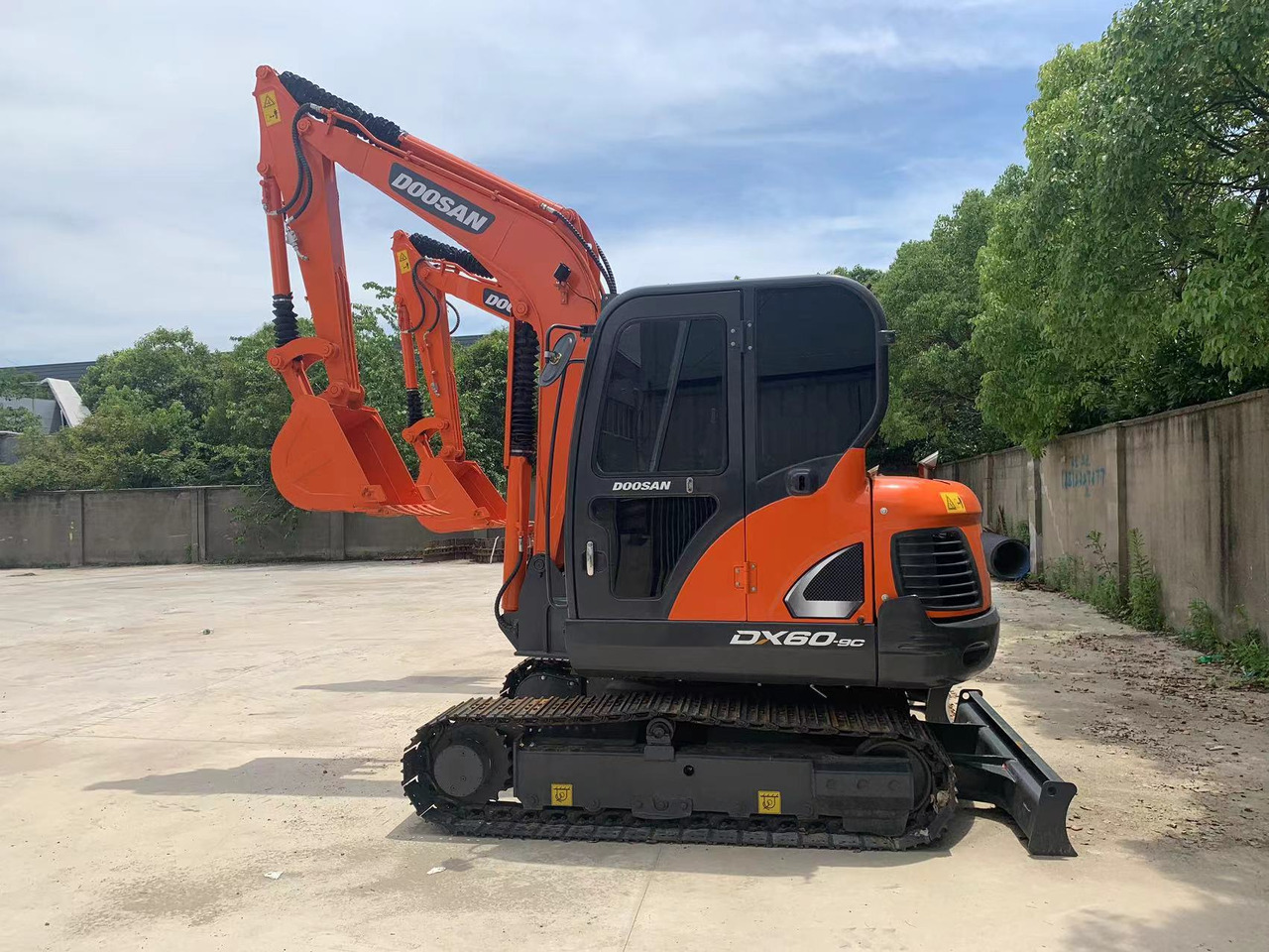 DOOSAN DX60 Good price 6 ton Small Excavator - Bæltegravemaskine: billede 1 DOOSAN DX60 Good price 6 ton Small Excavator - Bæltegravemaskine: billede 1