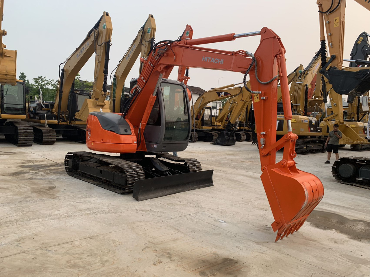 Hitachi Tracked Excavator ZX75 with Blade Dozer - Bæltegravemaskine: billede 5 Hitachi Tracked Excavator ZX75 with Blade Dozer - Bæltegravemaskine: billede 5