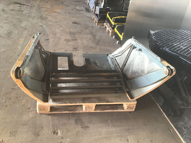 Liebherr Engine Hood - Motor og reservedele: billede 3 Liebherr Engine Hood - Motor og reservedele: billede 3