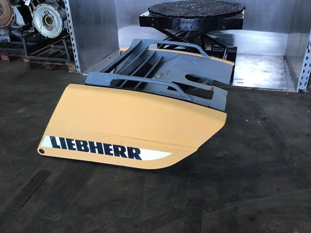 Liebherr Engine Hood - Motor og reservedele: billede 5 Liebherr Engine Hood - Motor og reservedele: billede 5