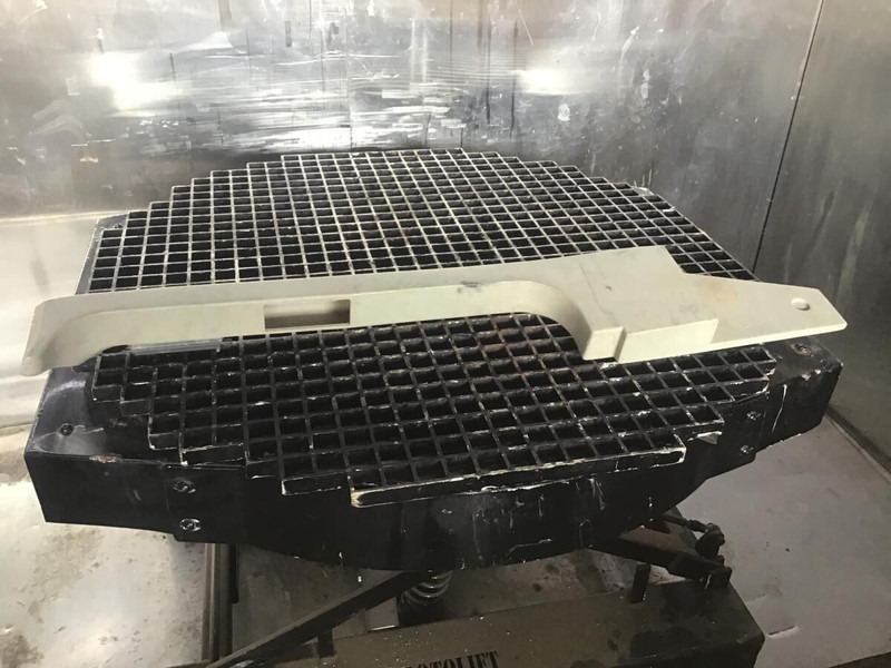 Liebherr R914STD / R914HDSL / R914B / R914 EW / R904 / R924 B / R934 / R934B / R954B / R964B / R974B / R974 - Indsugningsrør: billede 2 Liebherr R914STD / R914HDSL / R914B / R914 EW / R904 / R924 B / R934 / R934B / R954B / R964B / R974B / R974 - Indsugningsrør: billede 2