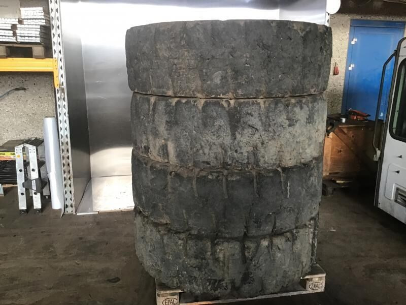 Liebherr Solid Tires 16.00/25 - Dæk: billede 1 Liebherr Solid Tires 16.00/25 - Dæk: billede 1
