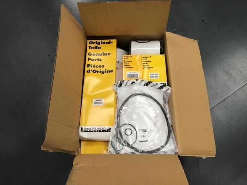 Liebherr Service Kit 2000 hours R906/R916/R926 - Reservedel: billede 2 Liebherr Service Kit 2000 hours R906/R916/R926 - Reservedel: billede 2