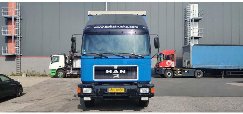 MAN 18.272 Erhel Hydris Lift + Dakspoiler - Lastbil med presenning: billede 2 MAN 18.272 Erhel Hydris Lift + Dakspoiler - Lastbil med presenning: billede 2