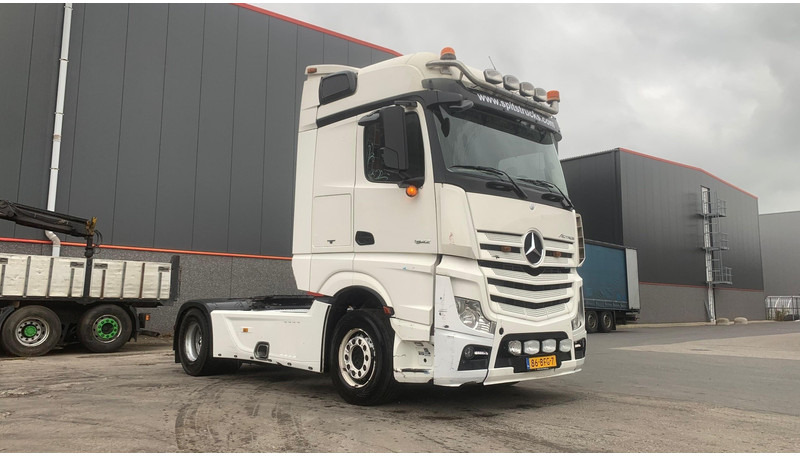 Mercedes-Benz Actros 1942 Dakspoiler + Koelkast - Trækker: billede 3 Mercedes-Benz Actros 1942 Dakspoiler + Koelkast - Trækker: billede 3