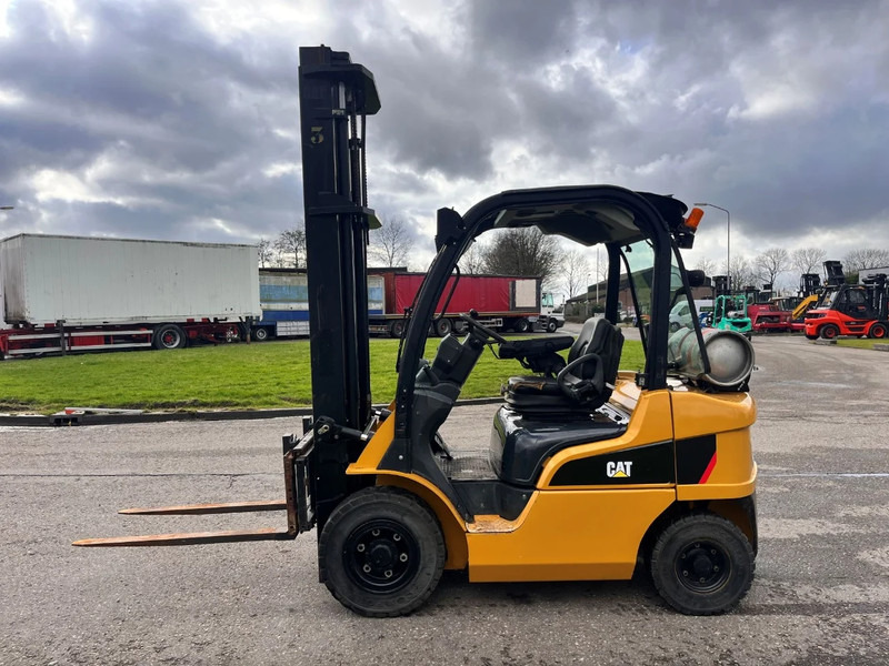 Caterpillar GP25N - Gas gaffeltruck: billede 2 Caterpillar GP25N - Gas gaffeltruck: billede 2
