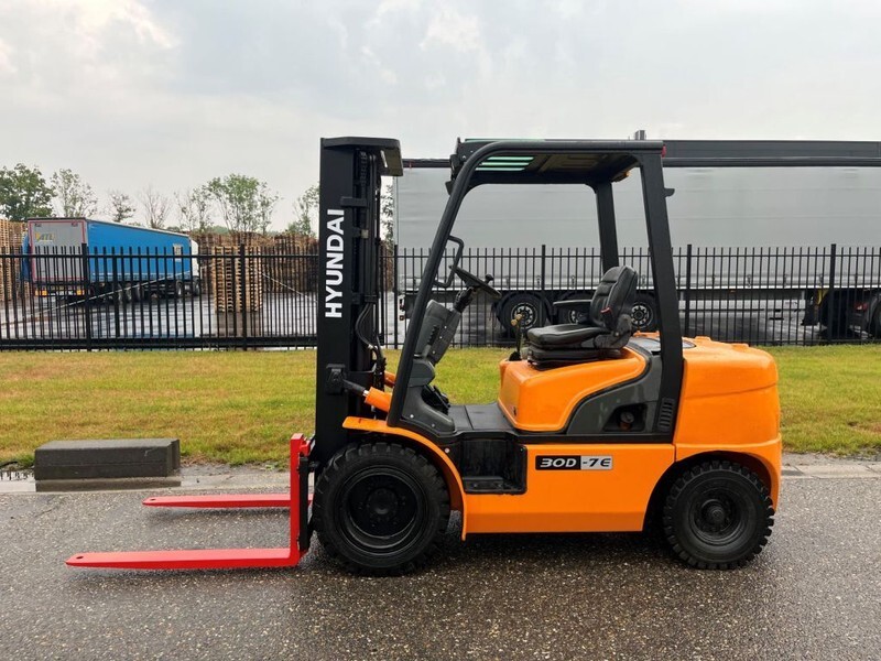 Hyundai 30D-7E - Diesel gaffeltruck: billede 2 Hyundai 30D-7E - Diesel gaffeltruck: billede 2