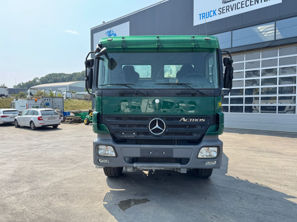 MERCEDES Actros 3244 8x4 Liebherr 9m3 - Betonbil: billede 2 MERCEDES Actros 3244 8x4 Liebherr 9m3 - Betonbil: billede 2