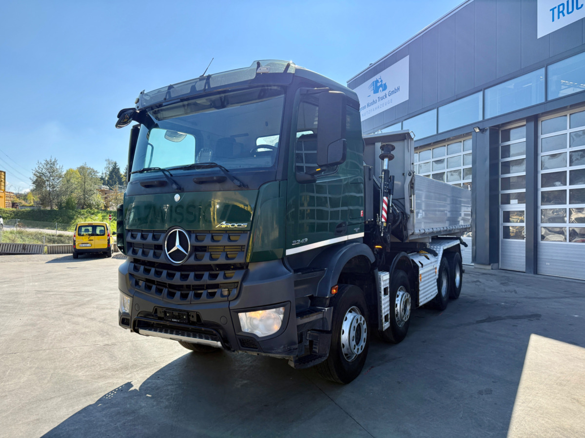 MERCEDES Arocs 3242 8x4 Hiab 166-4 - Tipvogn lastbil, Lastbil med kran: billede 2 MERCEDES Arocs 3242 8x4 Hiab 166-4 - Tipvogn lastbil, Lastbil med kran: billede 2