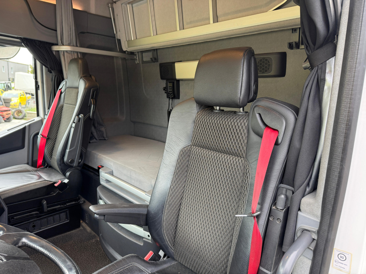 Leje en RENAULT T520 6x2 70.000KG RENAULT T520 6x2 70.000KG: billede 12