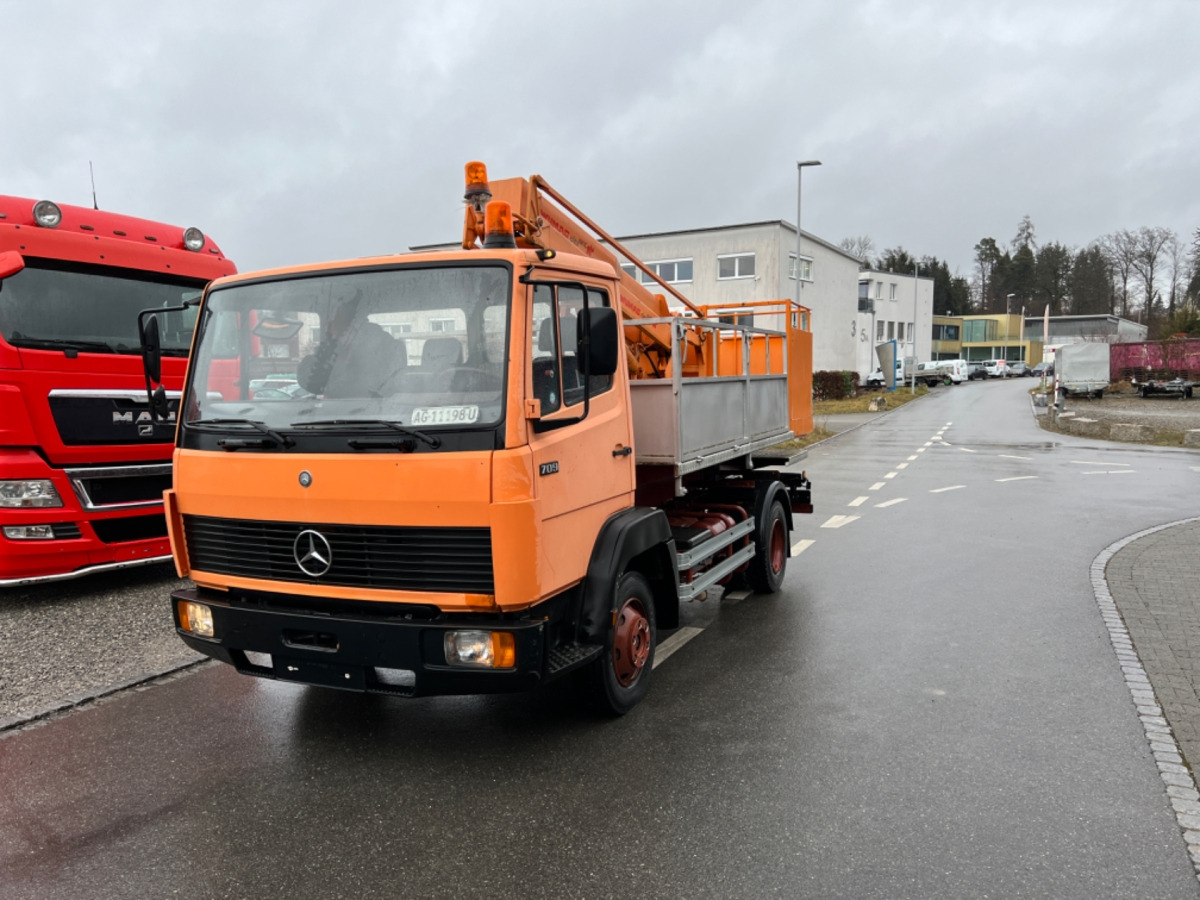 MERCEDES 709 WUMAG GELENKSTEIGER 14M - Utility/ Speciel maskine: billede 1 MERCEDES 709 WUMAG GELENKSTEIGER 14M - Utility/ Speciel maskine: billede 1