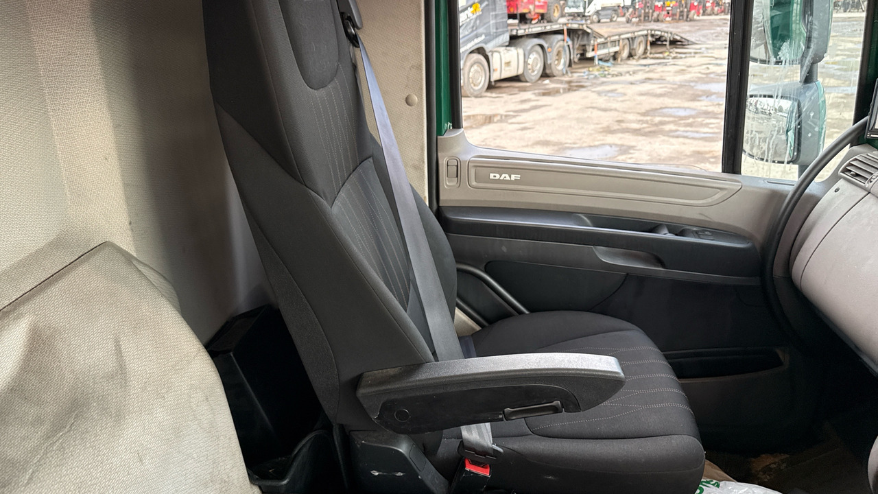 Lastbil med lad DAF CF 230: billede 8