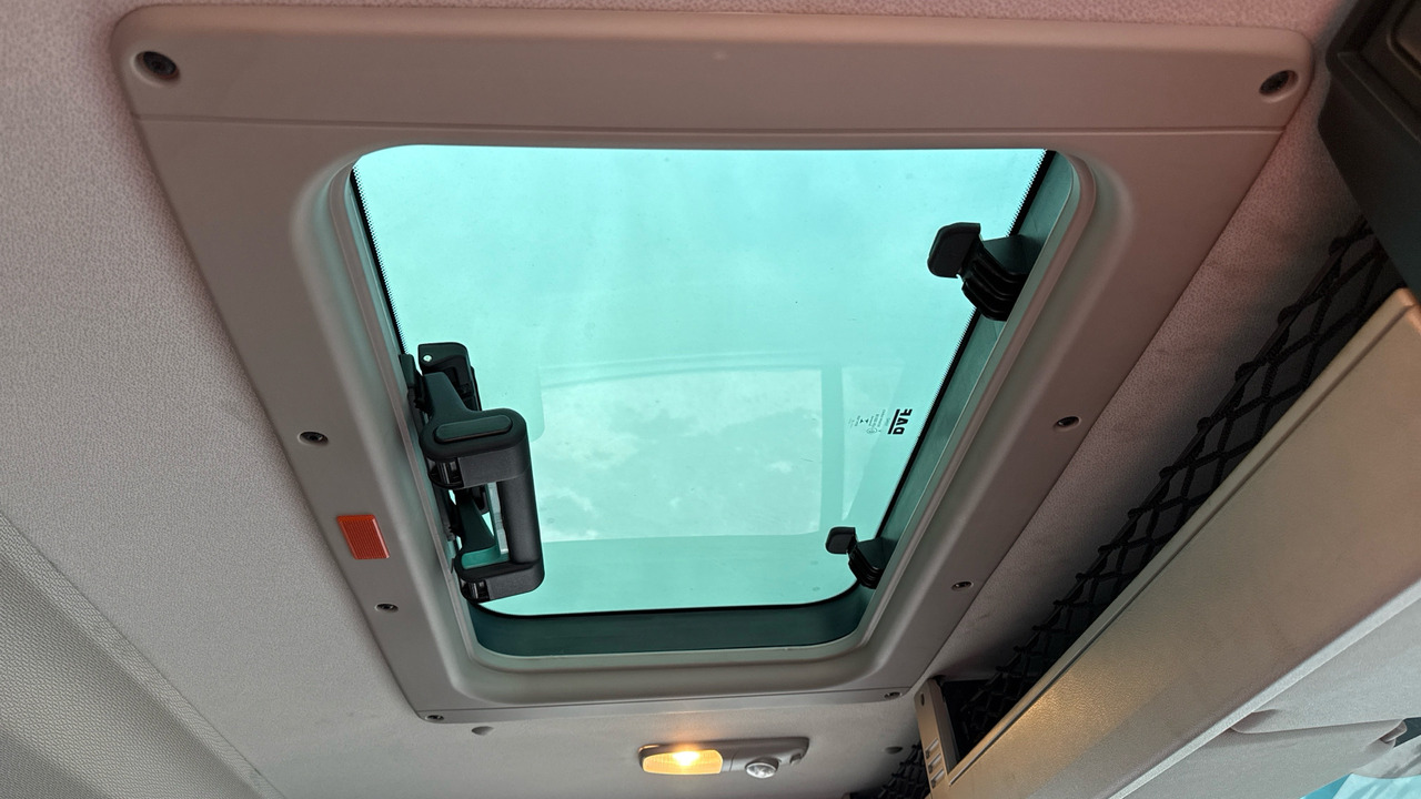 Lastbil med lad DAF CF 230: billede 17