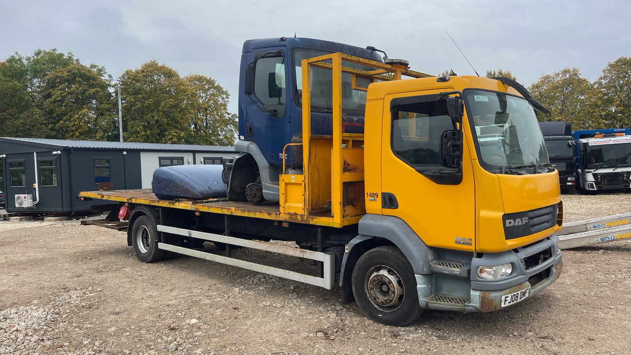 DAF LF 55.220 - Lastbil med lad: billede 1 DAF LF 55.220 - Lastbil med lad: billede 1