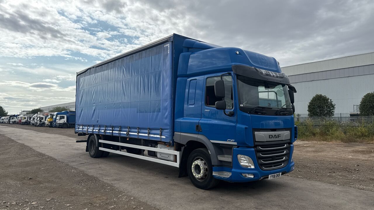 Daf CF 260 - Lastbil med presenning: billede 1 Daf CF 260 - Lastbil med presenning: billede 1