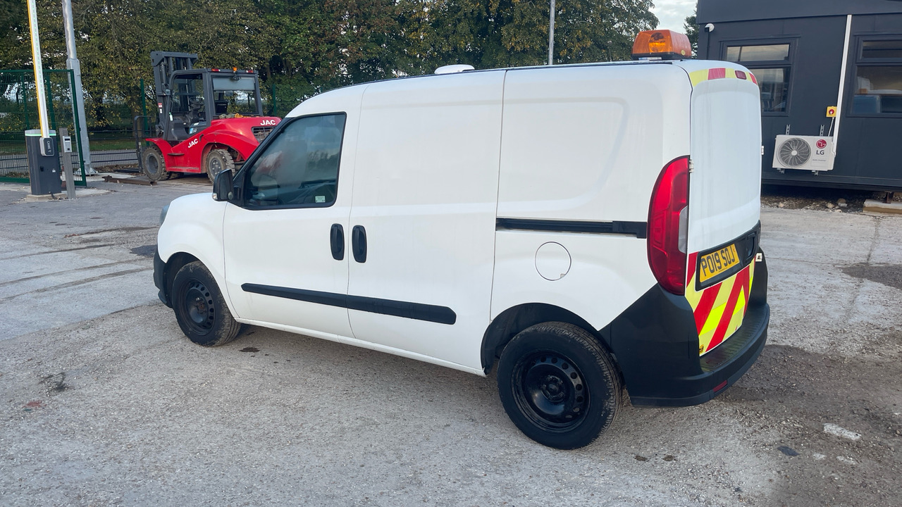 Fiat Doblo CARGO 1.3 MULTIJET 95PS - Små varebil: billede 3 Fiat Doblo CARGO 1.3 MULTIJET 95PS - Små varebil: billede 3