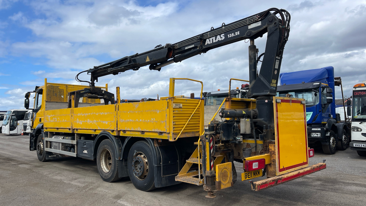 Iveco Stralis 310 - Lastbil med lad, Lastbil med kran: billede 3 Iveco Stralis 310 - Lastbil med lad, Lastbil med kran: billede 3