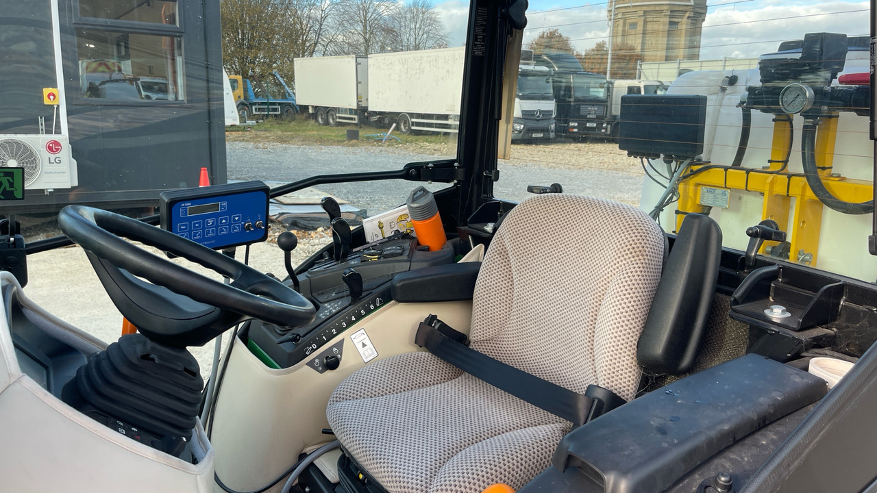 JOHN DEERE 2038R - Traktor: billede 5 JOHN DEERE 2038R - Traktor: billede 5