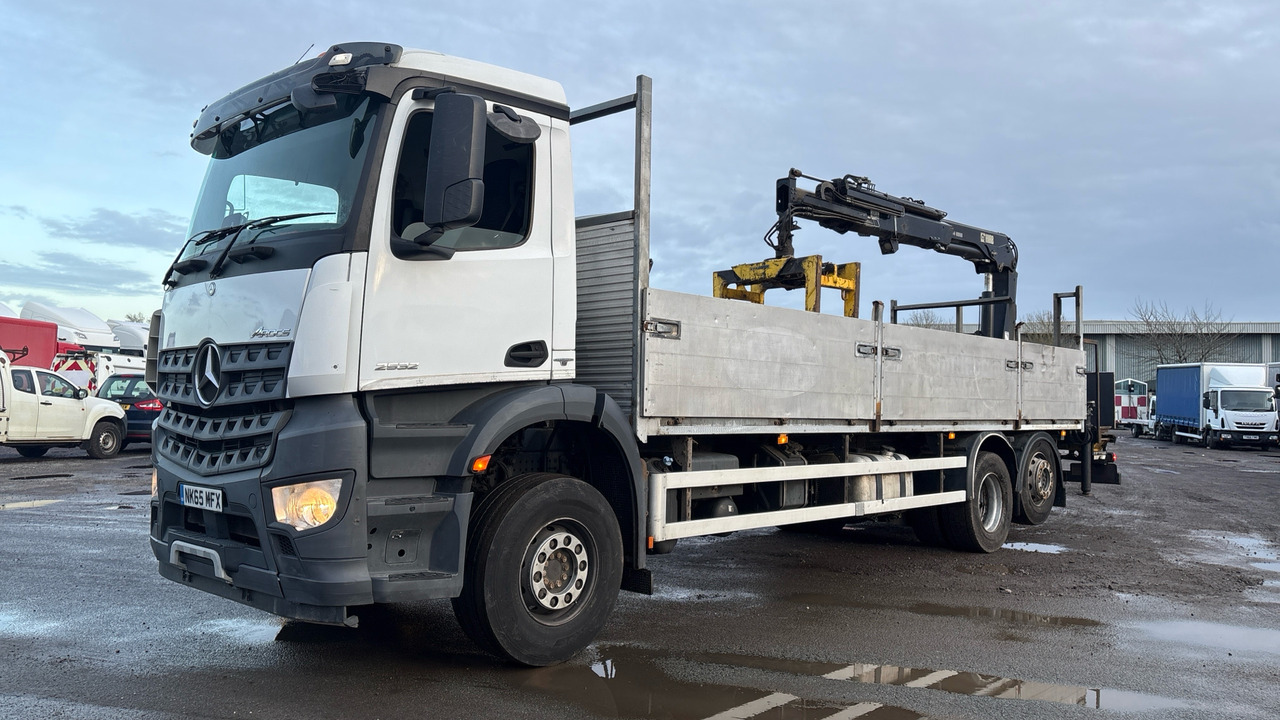 MERCEDES-BENZ AROCS 2532 - Lastbil med lad, Lastbil med kran: billede 2 MERCEDES-BENZ AROCS 2532 - Lastbil med lad, Lastbil med kran: billede 2