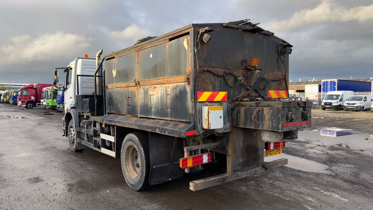 MERCEDES-BENZ AXOR 1824 - Asfaltudlægningmaskine: billede 3 MERCEDES-BENZ AXOR 1824 - Asfaltudlægningmaskine: billede 3