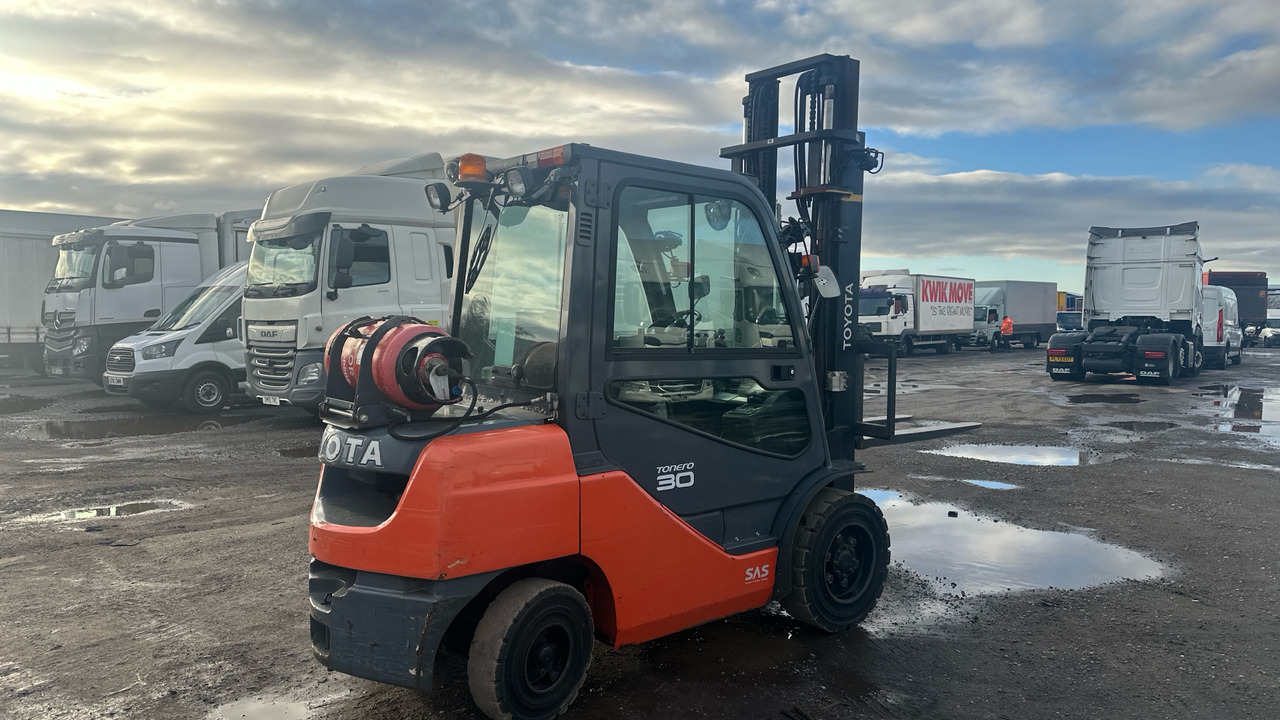 TOYOTA TONERO 30 - Øvrig maskin: billede 4 TOYOTA TONERO 30 - Øvrig maskin: billede 4