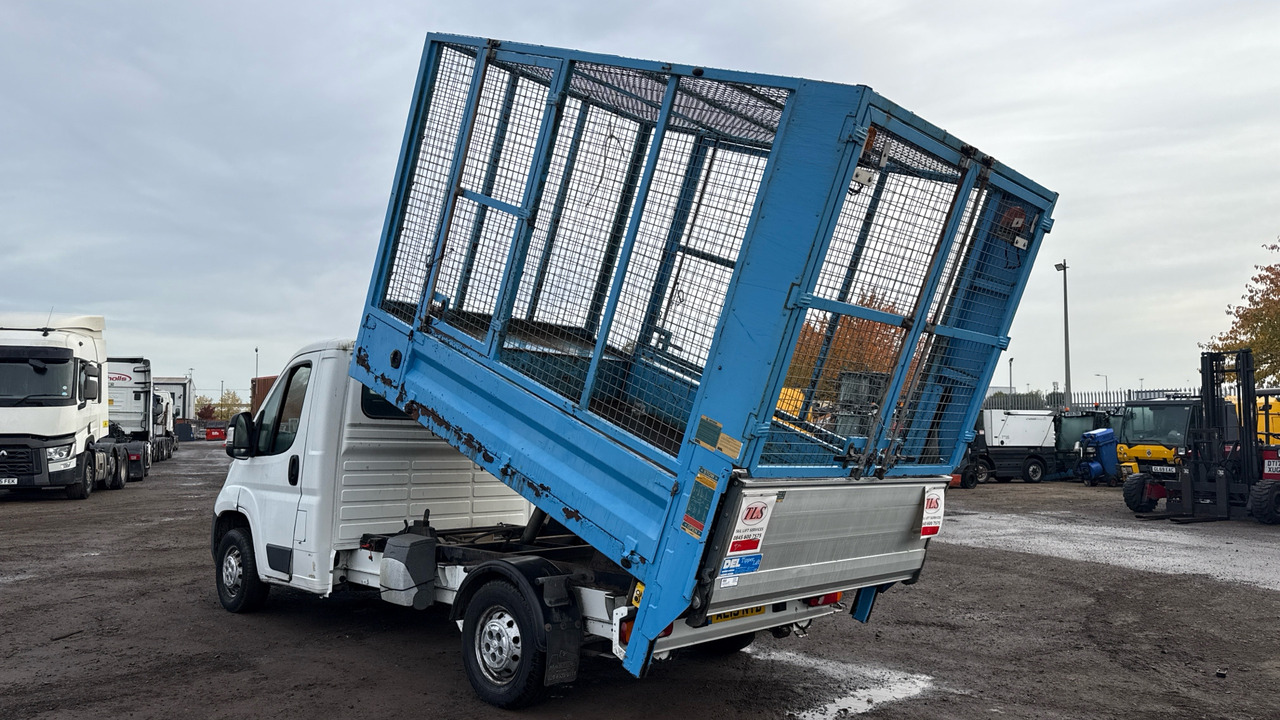 PEUGEOT BOXER 335 2.2 HDi 130ps - Ladbil med tip: billede 3 PEUGEOT BOXER 335 2.2 HDi 130ps - Ladbil med tip: billede 3