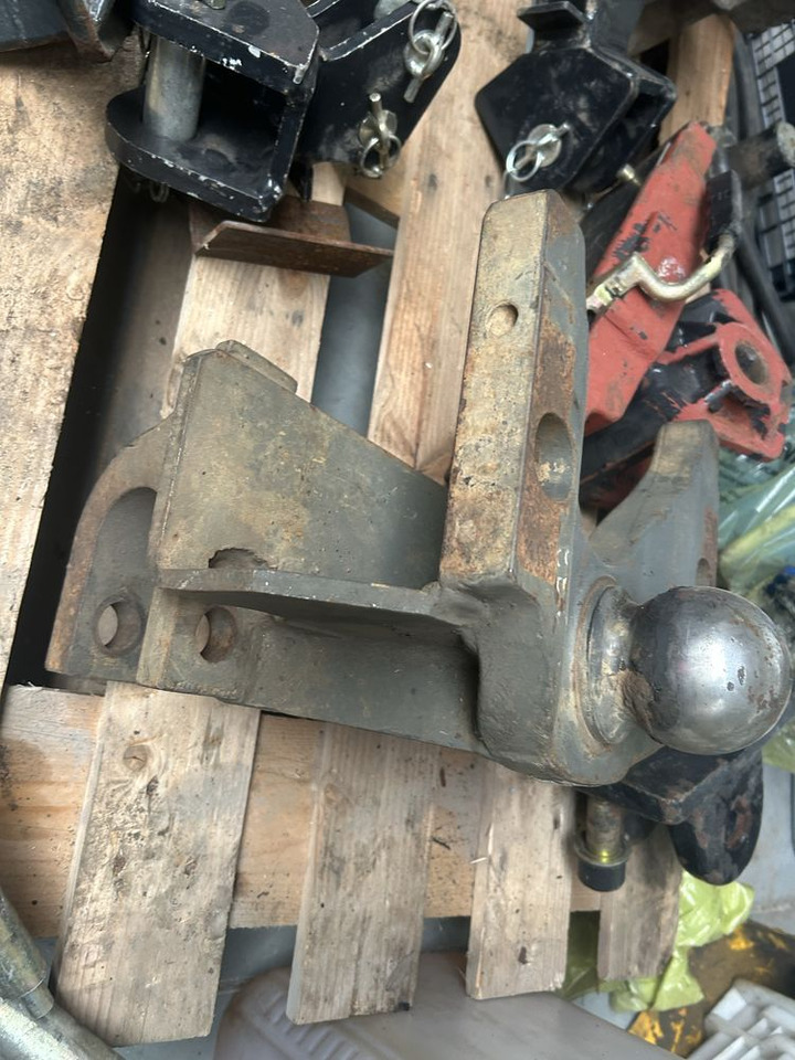 Zaczep kulowy K80 valtra s232 fendt - Reservedel for Landbrugsmaskine: billede 3 Zaczep kulowy K80 valtra s232 fendt - Reservedel for Landbrugsmaskine: billede 3