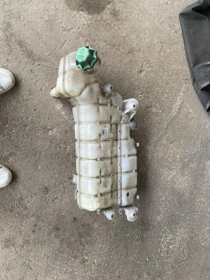 MAN TGL Ausgleichsbehälter Kühlmittel 81061026228 81061026233 - Ekspansionsbeholder for Lastbil: billede 1 MAN TGL Ausgleichsbehälter Kühlmittel 81061026228 81061026233 - Ekspansionsbeholder for Lastbil: billede 1