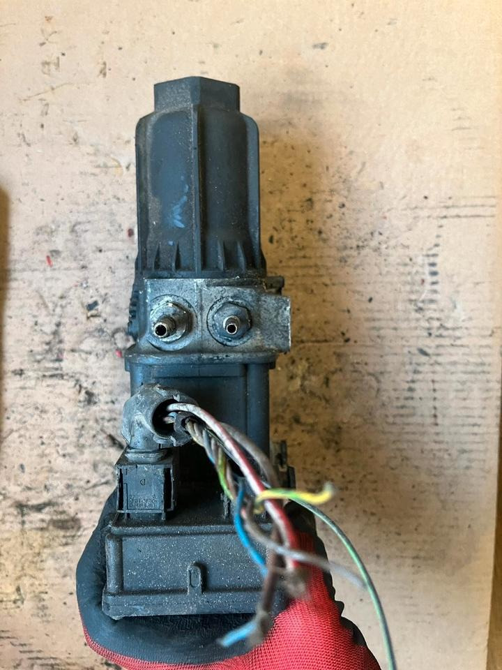 Mercedes Actros MP4 AdBlue Pumpe A0001402378 - Brændstofpumpe for Lastbil: billede 4 Mercedes Actros MP4 AdBlue Pumpe A0001402378 - Brændstofpumpe for Lastbil: billede 4