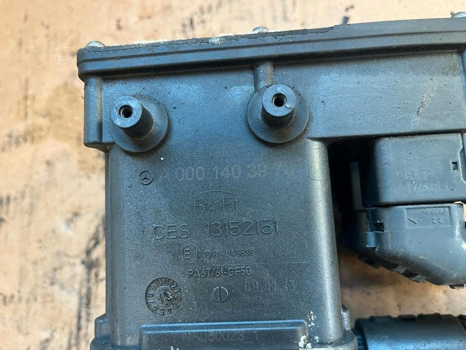 Mercedes Actros MP4 AdBlue Pumpe A0001403978 - Brændstofpumpe for Lastbil: billede 2 Mercedes Actros MP4 AdBlue Pumpe A0001403978 - Brændstofpumpe for Lastbil: billede 2