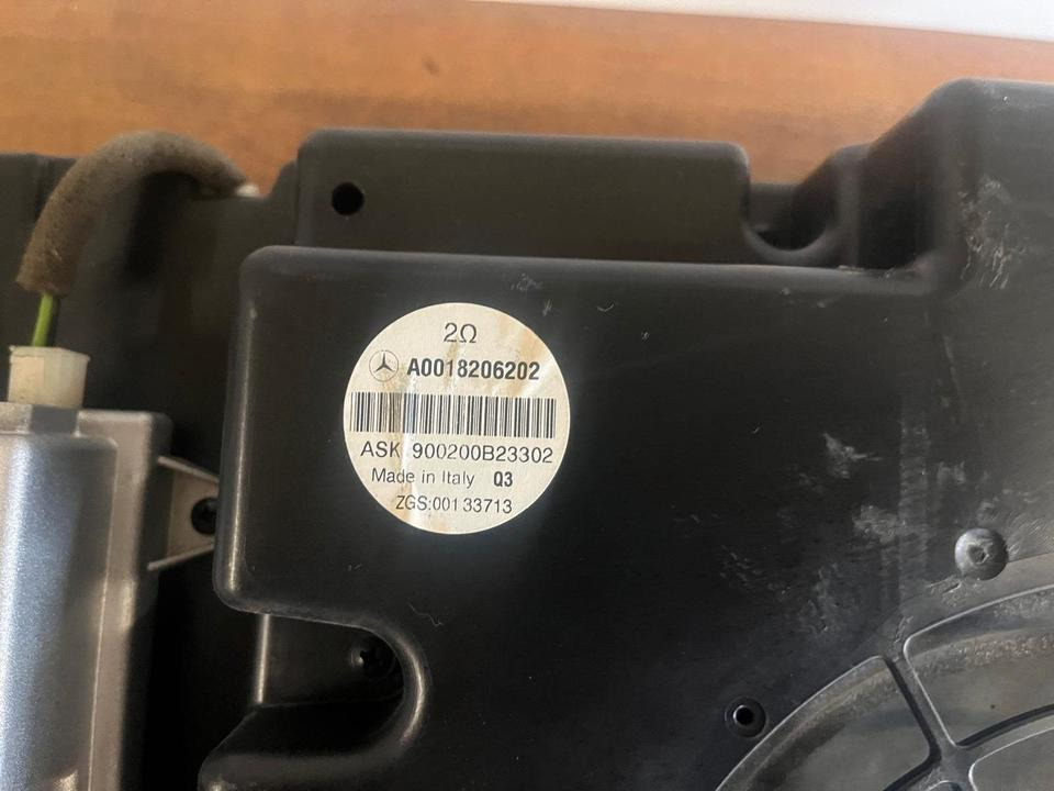 Mercedes Actros MP4 Subwoofer Soundsystem Bass A0018206202 - Instrumentbræt for Lastbil: billede 3 Mercedes Actros MP4 Subwoofer Soundsystem Bass A0018206202 - Instrumentbræt for Lastbil: billede 3