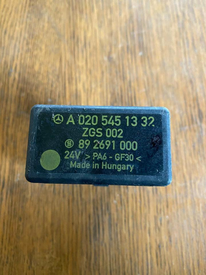 Mercedes Atego Blinkermodul Relais Steuergerät A 020 545 13 32 - Kontrol blok for Lastbil: billede 2 Mercedes Atego Blinkermodul Relais Steuergerät A 020 545 13 32 - Kontrol blok for Lastbil: billede 2