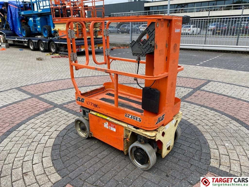 JLG 1230ES Electric Vertical Mast Work Lift 566cm - Søjlelift: billede 2 JLG 1230ES Electric Vertical Mast Work Lift 566cm - Søjlelift: billede 2
