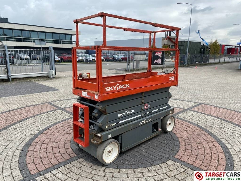SkyJack SJIII-3226 Electric 3226 Scissor Work Lift 990cm  - Sakselift: billede 3 SkyJack SJIII-3226 Electric 3226 Scissor Work Lift 990cm  - Sakselift: billede 3