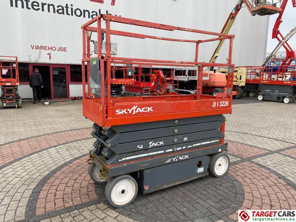 SkyJack SJIII-3226 Electric 3226 Scissor Work Lift 990cm  - Sakselift: billede 1 SkyJack SJIII-3226 Electric 3226 Scissor Work Lift 990cm  - Sakselift: billede 1