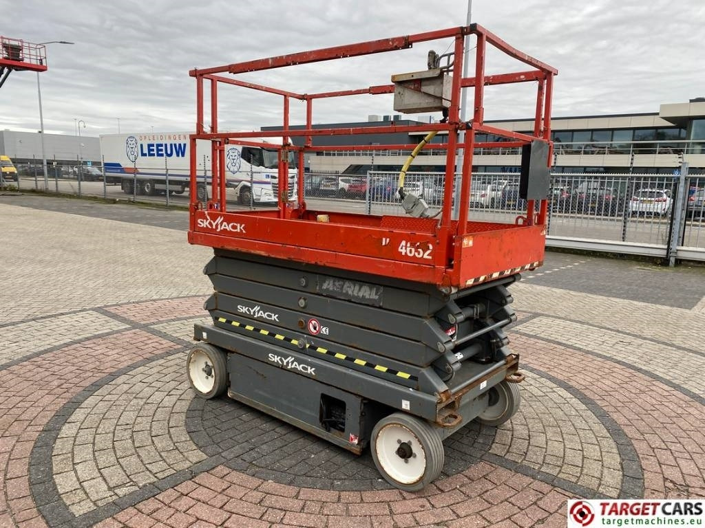 SkyJack SJIII-4632 Electric 4632 Scissor Work Lift 1170cm - Sakselift: billede 2 SkyJack SJIII-4632 Electric 4632 Scissor Work Lift 1170cm - Sakselift: billede 2