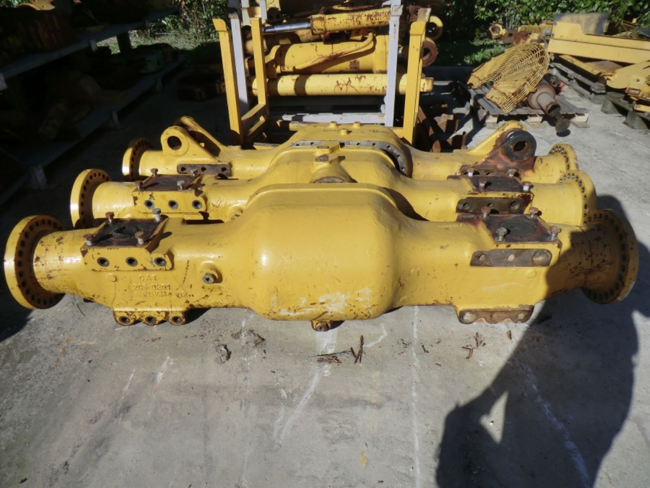 Caterpillar 735 ALLOGGIAMENTO ASSALE CENTRALE - Aksel og reservedele for Entreprenørmaskin: billede 2 Caterpillar 735 ALLOGGIAMENTO ASSALE CENTRALE - Aksel og reservedele for Entreprenørmaskin: billede 2