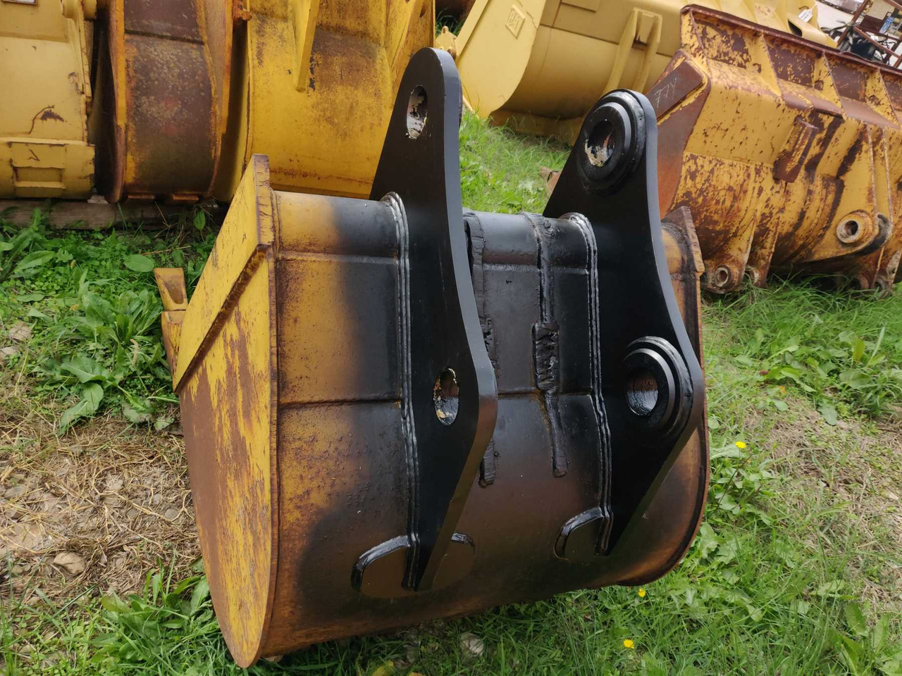 Varie 1000 MM benna da 1000 mm con denti. Attacco adattabile CAT 323B e VOLVO EC220 - Skovl til gravemaskine: billede 5 Varie 1000 MM benna da 1000 mm con denti. Attacco adattabile CAT 323B e VOLVO EC220 - Skovl til gravemaskine: billede 5