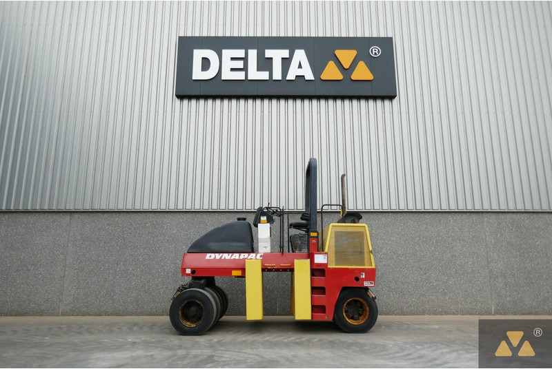 Dynapac CP142 - Gummihjulstromle: billede 1 Dynapac CP142 - Gummihjulstromle: billede 1